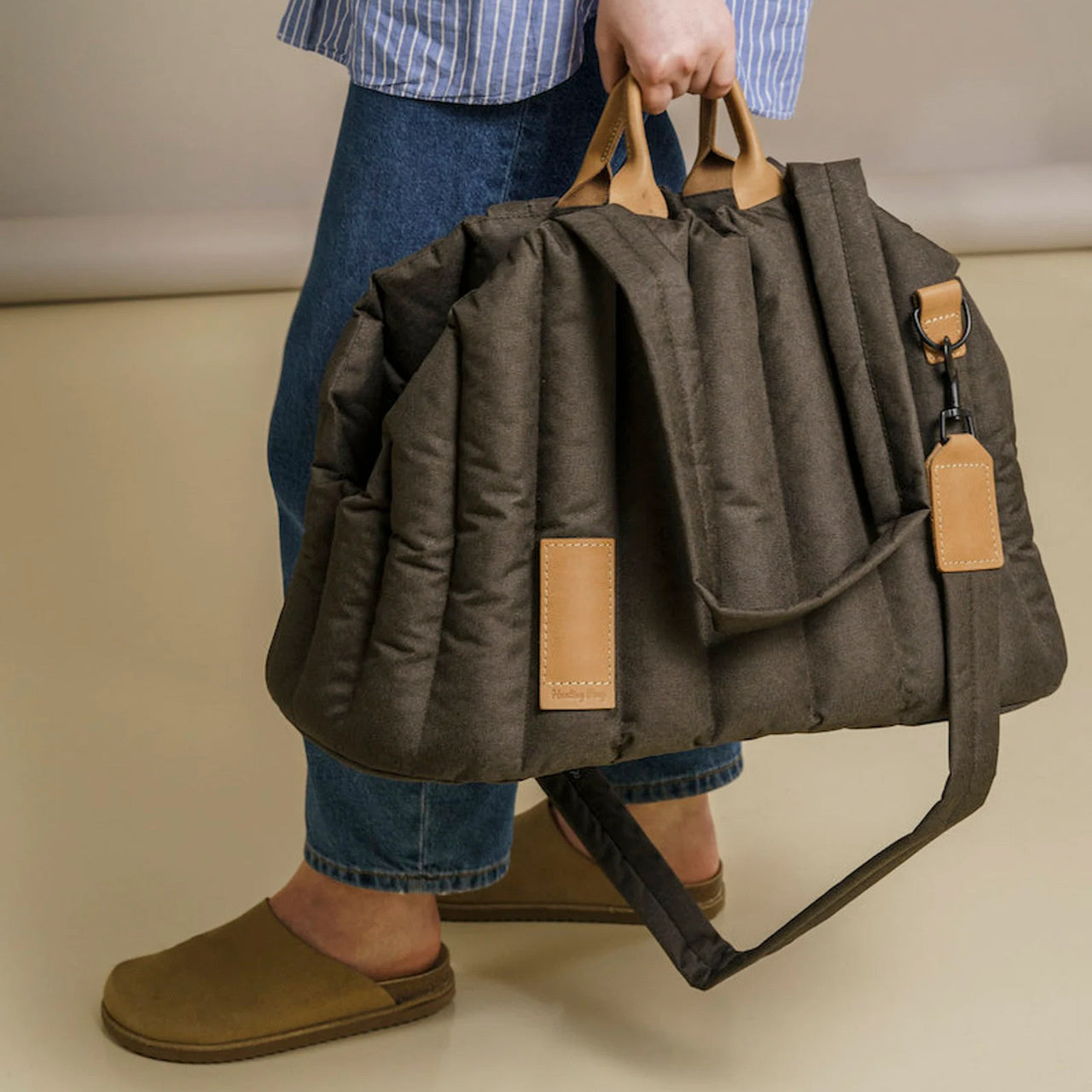 Pet Waterproof Travel Carrier Lightweight Fashion Carry Bag